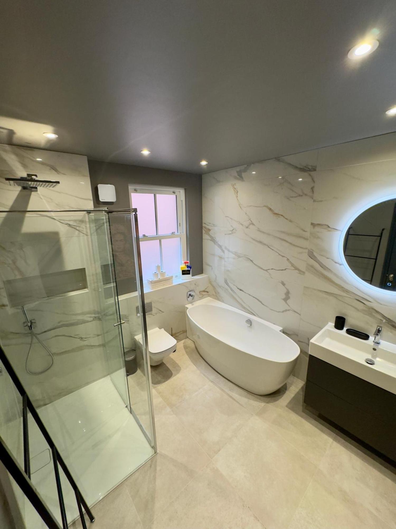 Romeo'S Arch High End Luxury In Centre Of Stratford With Parking Apartment Exterior photo