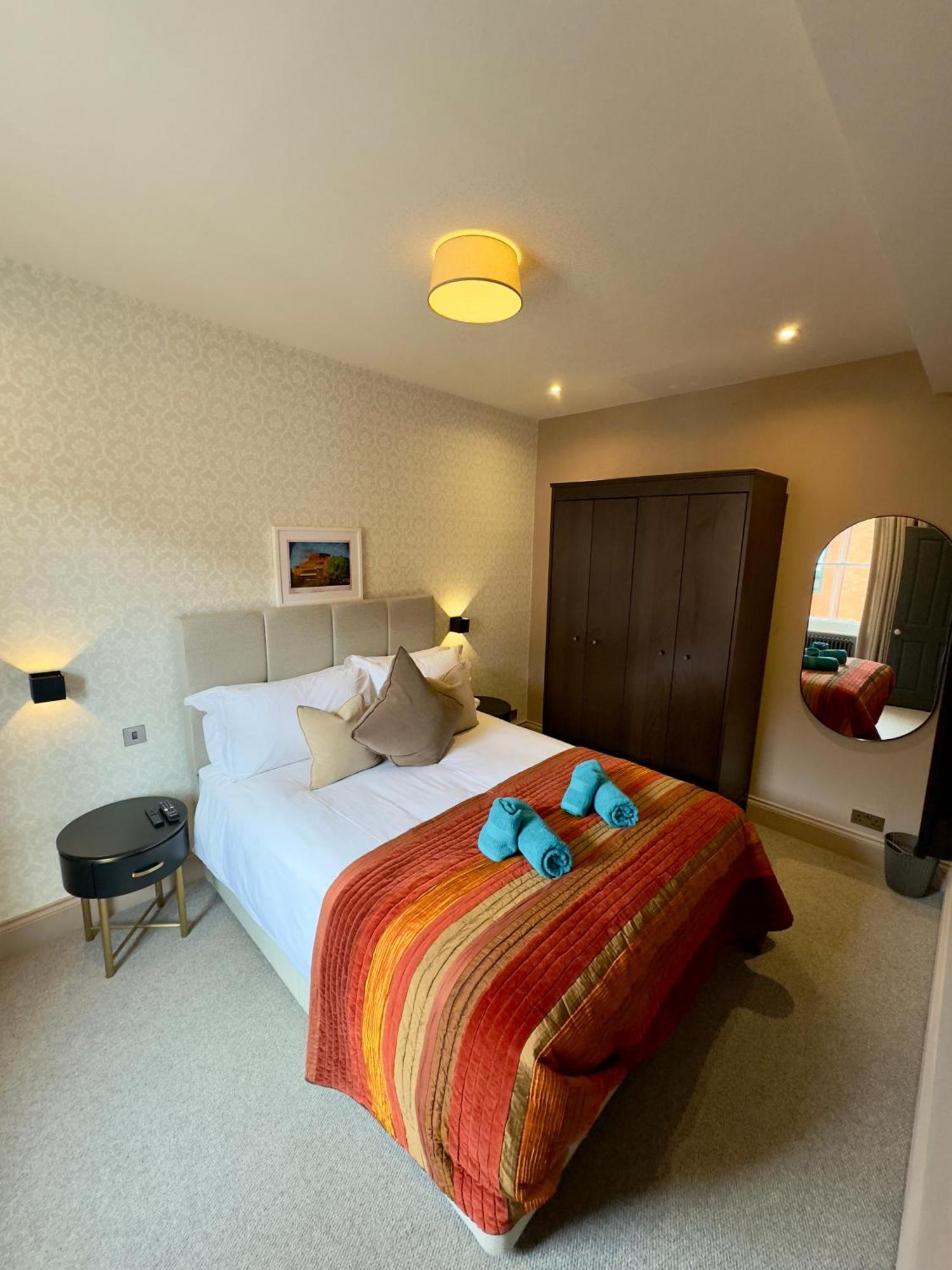 Romeo'S Arch High End Luxury In Centre Of Stratford With Parking Apartment Exterior photo